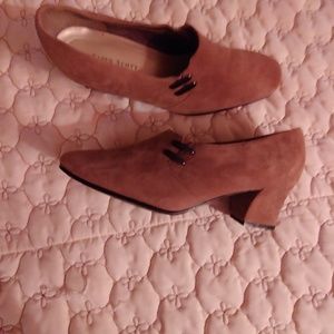 KAREN SCOTT Suede heels